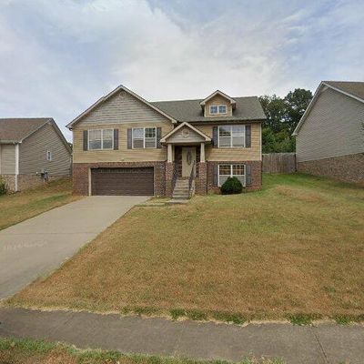 1009 Ishee Dr, Clarksville, TN 37042