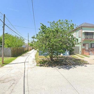 1011 44 Th St, Galveston, TX 77550