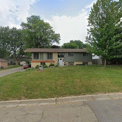 1011 Rolling Green Dr, Owatonna, MN 55060