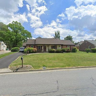 1018 Briarcliffe Dr, Colonial Heights, VA 23834