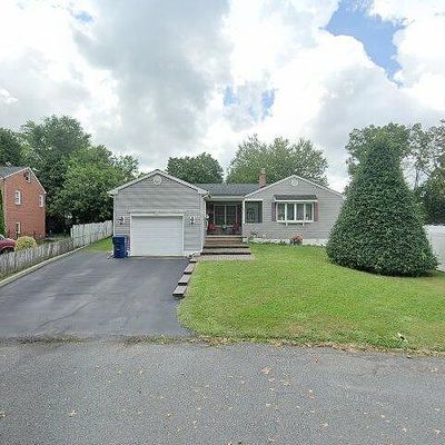 102 Gilman Pl, Hightstown, NJ 08520