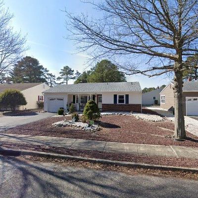 11 Zeeland Dr, Toms River, NJ 08757