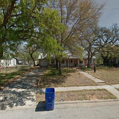 1102 1 St St, Brownwood, TX 76801