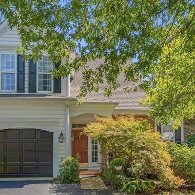 1102 Courtyard Dr, Charlottesville, VA 22903