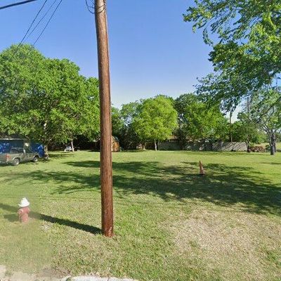 1105 4 Th St, Lockhart, TX 78644