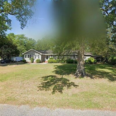 1105 Woodland Dr, Whiteville, NC 28472