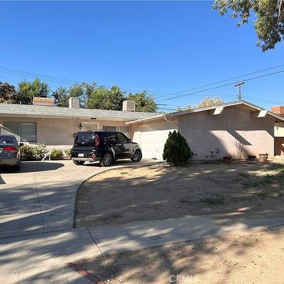 1109 W Holguin St, Lancaster, CA 93534