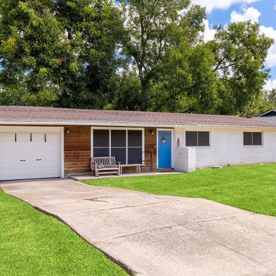 1113 Sproles Dr, Benbrook, TX 76126