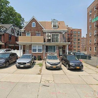 11141 77 Th Ave, Forest Hills, NY 11375