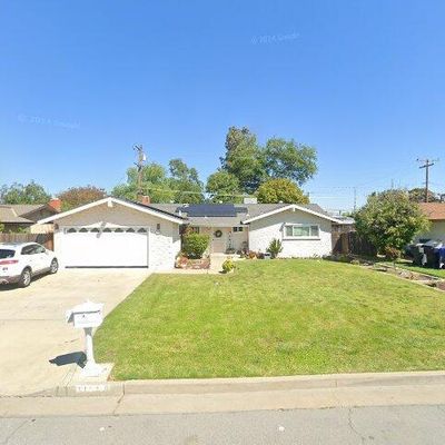 11188 Beverly Dr, Hanford, CA 93230