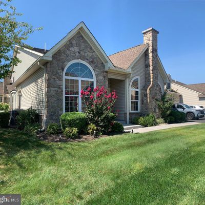 112 Thornhill Ln, Newtown, PA 18940