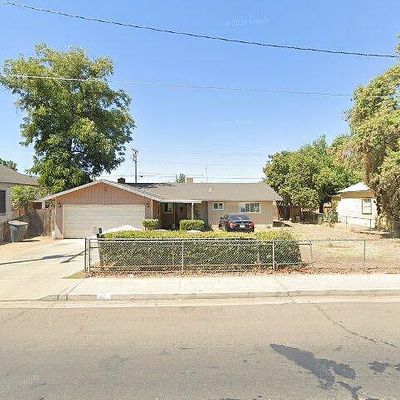 1121 N West St, Visalia, CA 93291