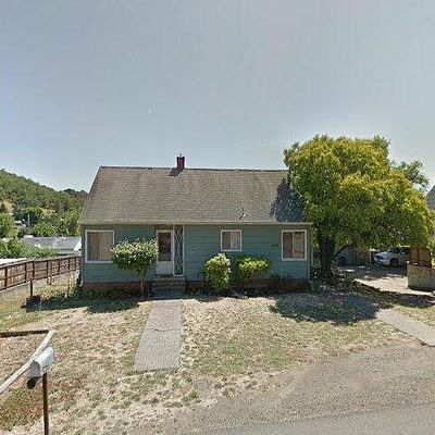 1123 Ne Barager Ave, Roseburg, OR 97470