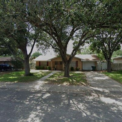 1126 Cynthia Dr, Alice, TX 78332