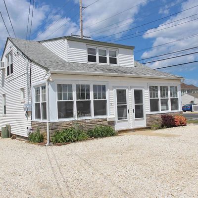 113 New Brunswick Ave, Lavallette, NJ 08735