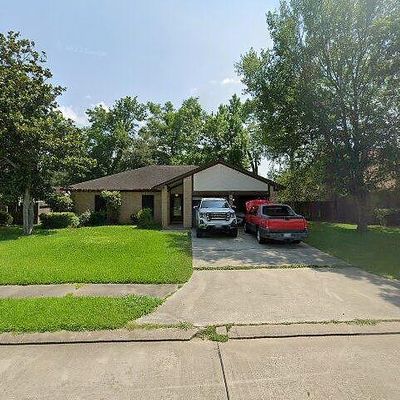 113 Mistletoe St, Lake Jackson, TX 77566