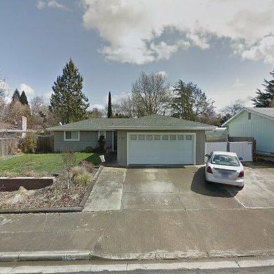 1158 N 5 Th St, Central Point, OR 97502