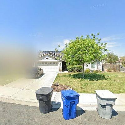 1020 W Millbrook St, Hanford, CA 93230