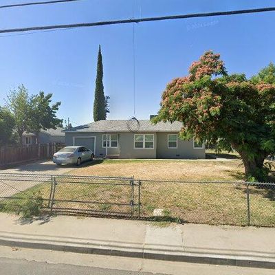 1033 W Houston Ave, Visalia, CA 93291