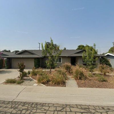 1039 S Mountain St, Visalia, CA 93277