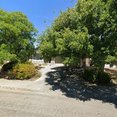 104 Wallace Ln, Cloverdale, CA 95425