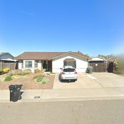 1041 Hayer Cir, Rio Linda, CA 95673