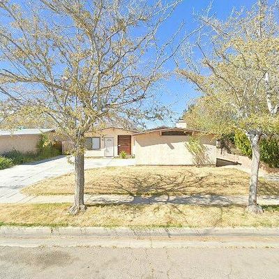 1041 W Avenue H7, Lancaster, CA 93534