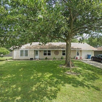 105 Oak St, Fairmount, IL 61841