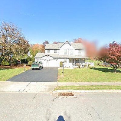 105 Schoolfield Dr, Carlisle, PA 17013