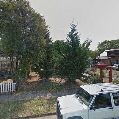 1057 E Madison Ave, Cottage Grove, OR 97424