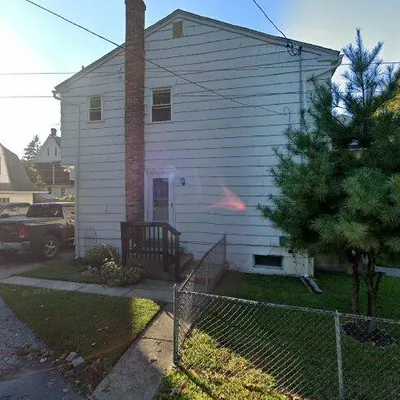 106 E Winona Ave, Norwood, PA 19074