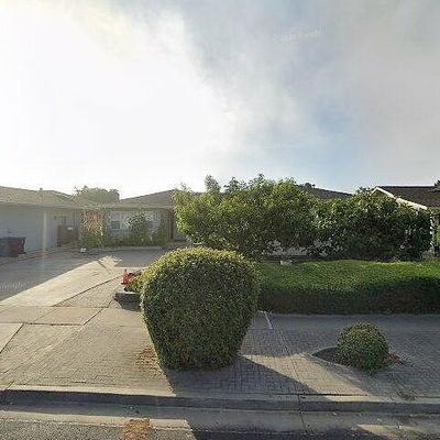 1077 Sierra Madre Dr, Salinas, CA 93901