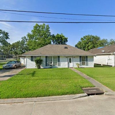 122 Saint Ann St, Belle Chasse, LA 70037