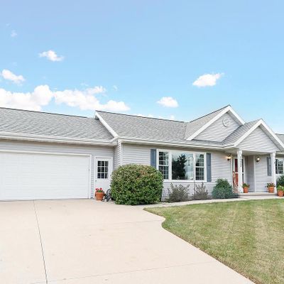 1228 Wedgewood Ln, Fond Du Lac, WI 54935