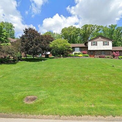 123 Knoll Dr, New Castle, PA 16102