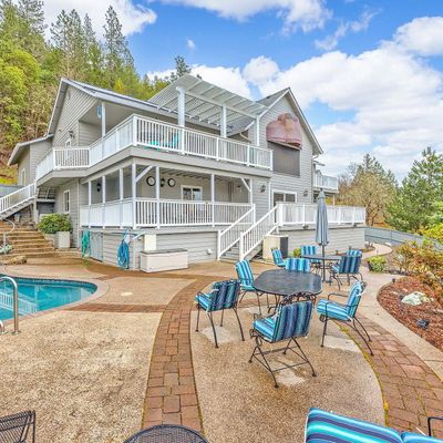 124 Osprey Vis, Shady Cove, OR 97539