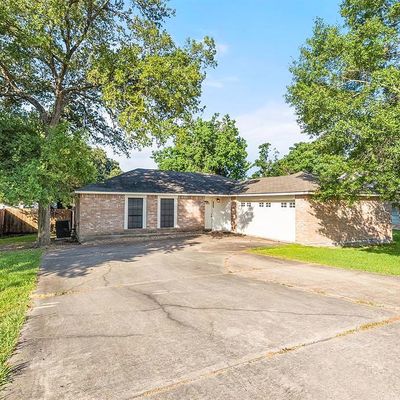 12799 Lake Conroe Hills Dr, Willis, TX 77318