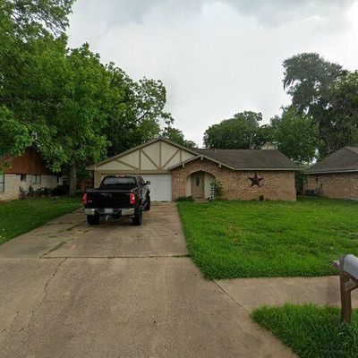 128 Cottonwood St, Lake Jackson, TX 77566