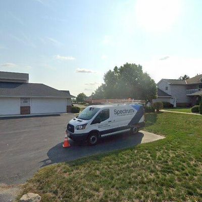 1292 Village Centre Dr #8, Kenosha, WI 53144