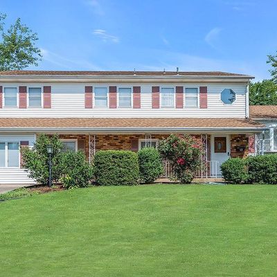 13 Wick Dr, Sayreville, NJ 08872