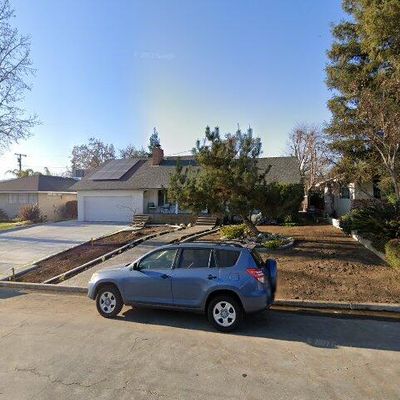 130 El Cerrito Dr, Bakersfield, CA 93305