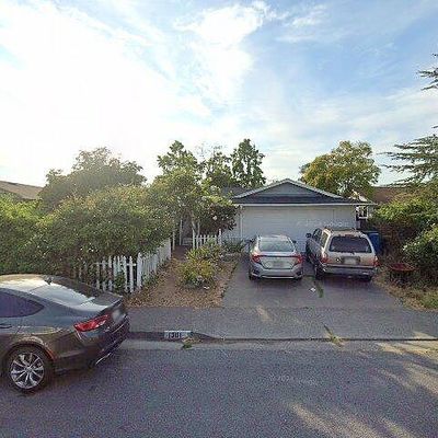 1301 San Rafael Dr, Petaluma, CA 94954