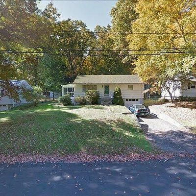 131 Vreeland Ave, Bloomingdale, NJ 07403