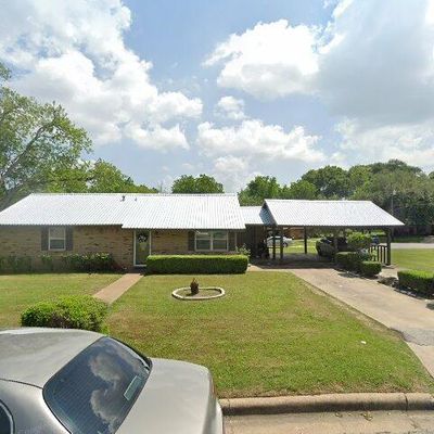 1310 Garrett St, Brenham, TX 77833