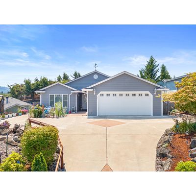 133 Grace Ct, Roseburg, OR 97471