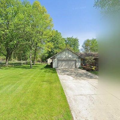 11669 Robinshire St, Temperance, MI 48182