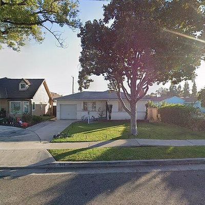 11868 209 Th St, Lakewood, CA 90715