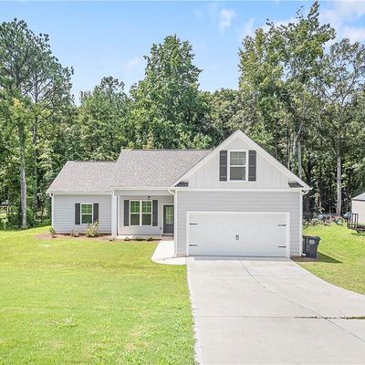 119 Jasmine Ln, Lagrange, GA 30241