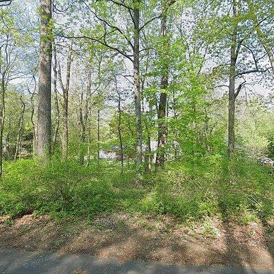 12 Jackson Dr, Monroe, CT 06468