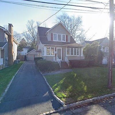 12 Mitchell Ave, Roseland, NJ 07068